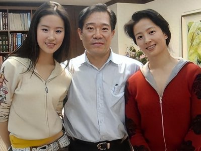 ​安少康：一婚不幸，心中一直牵挂着刘亦菲，晚年感恩前妻付出