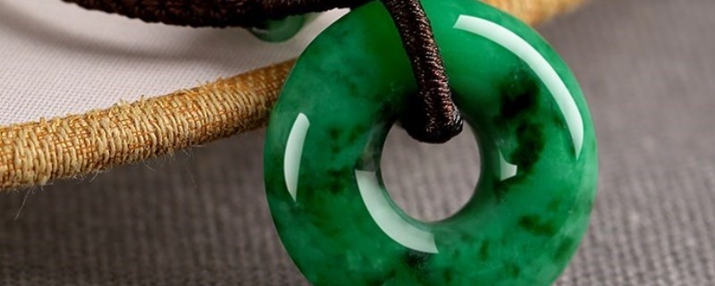 鉴定翡翠真假小妙招-紫光灯鉴定翡翠真假小妙招