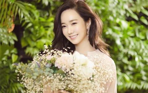 圣诞节到了，快给女朋友讲个圣诞节的故事英语