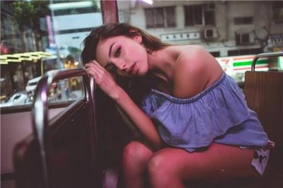 ​分手后的伤感短句文案，7句最伤感的爱情句子