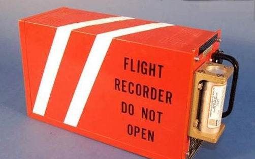黑匣子颜色的作用,飞机的黑匣子是什么颜色的图6