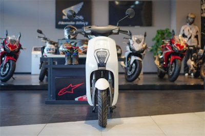 ​售19900元，五羊本田合资电动踏板，续航300里，不可小觑