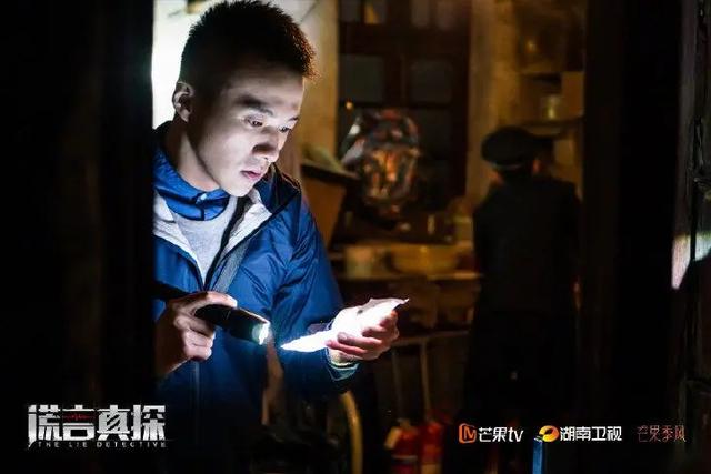 女童遭保姆留电梯后坠亡父亲哭（连捅19刀小保姆坠楼）(5)