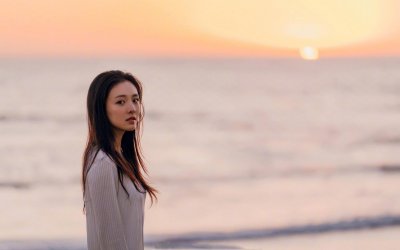 ​承认隐婚生女后，张雨剑吴倩一同带女儿旅游，牵手方式太有爱