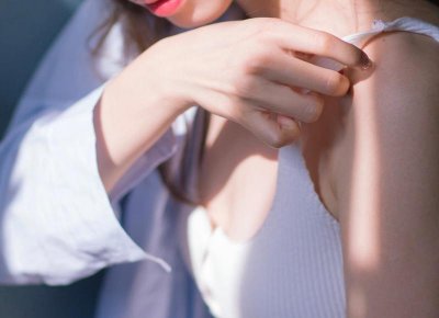 ​龙凤褂和秀禾服的区别和特色是什么？