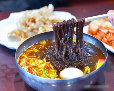 ​做冷面只会放糖和醋，难怪不好吃，只需要多加3味料，汤香味美