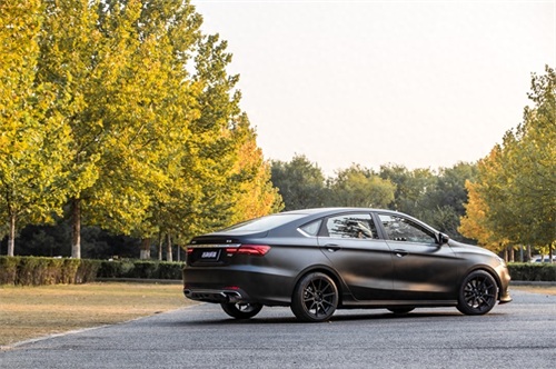 轻改酷炫“黑武士”，缤瑞200T成最适合年轻人小成本式炸裂改造