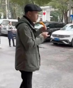 ​汪涵怎么了？断崖式衰老，49看起来像69