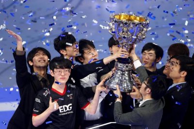 ​EDG夺冠背后：老板家族身家710亿，近半电竞选手不到平均薪资