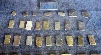 ​险境下的古墓探险：禁忌破坏与逃亡之旅