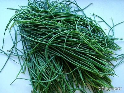 ​春天沙葱就是宝，开胃消食，分享5种做法，照着做家人有口福了