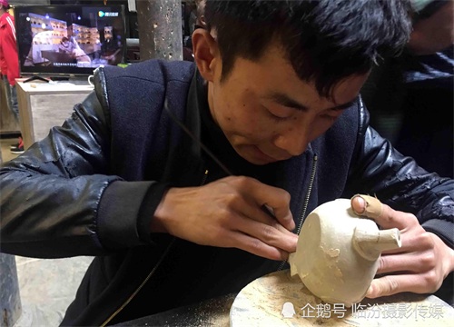 我想当学徒学技术，现在当什么学徒比较好？比较有前途？我20岁左右，初中毕业而已
